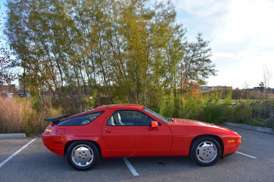 1988 Porsche 928 S4 - Image 12 of 31