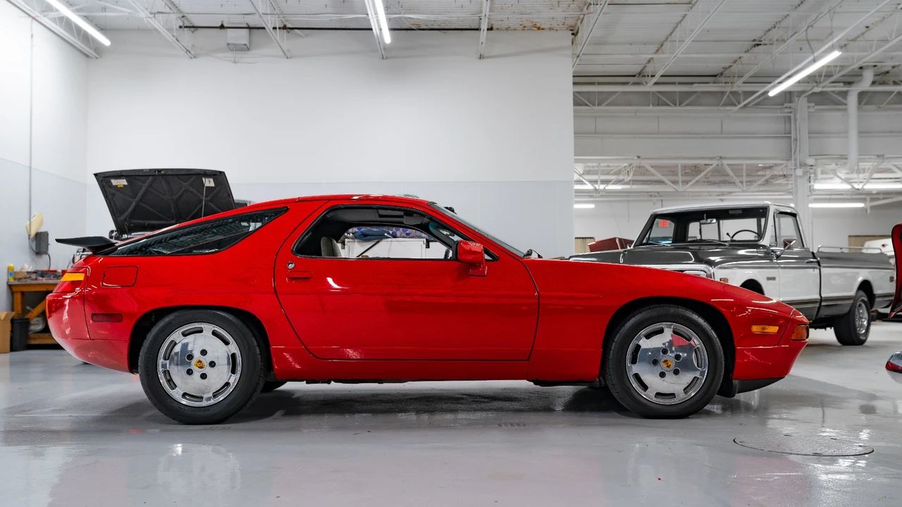 1988 Porsche 928 S4 - Image 7 of 31