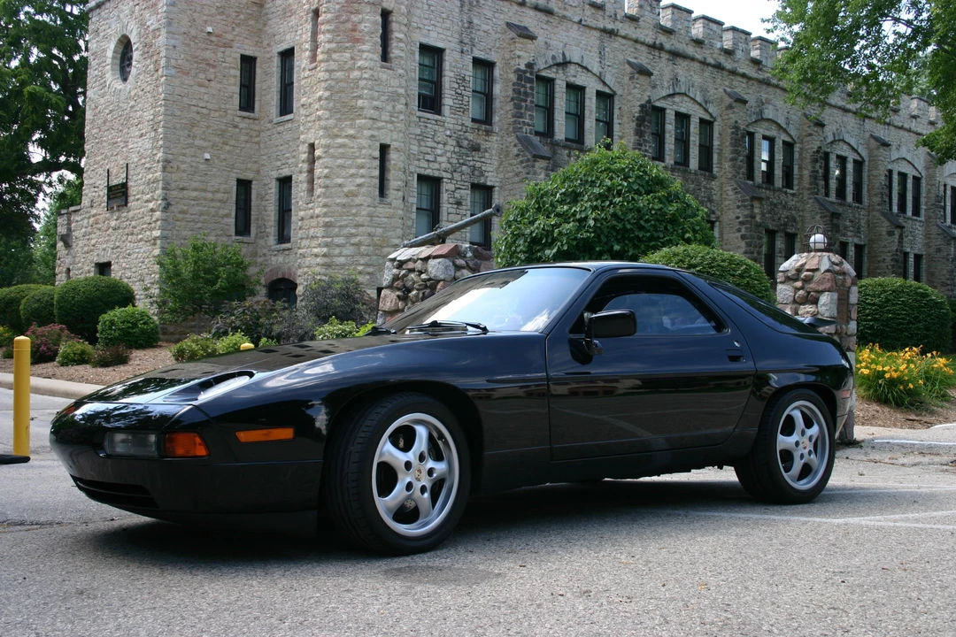 1988 Porsche 928 S4 - Image 11 of 31