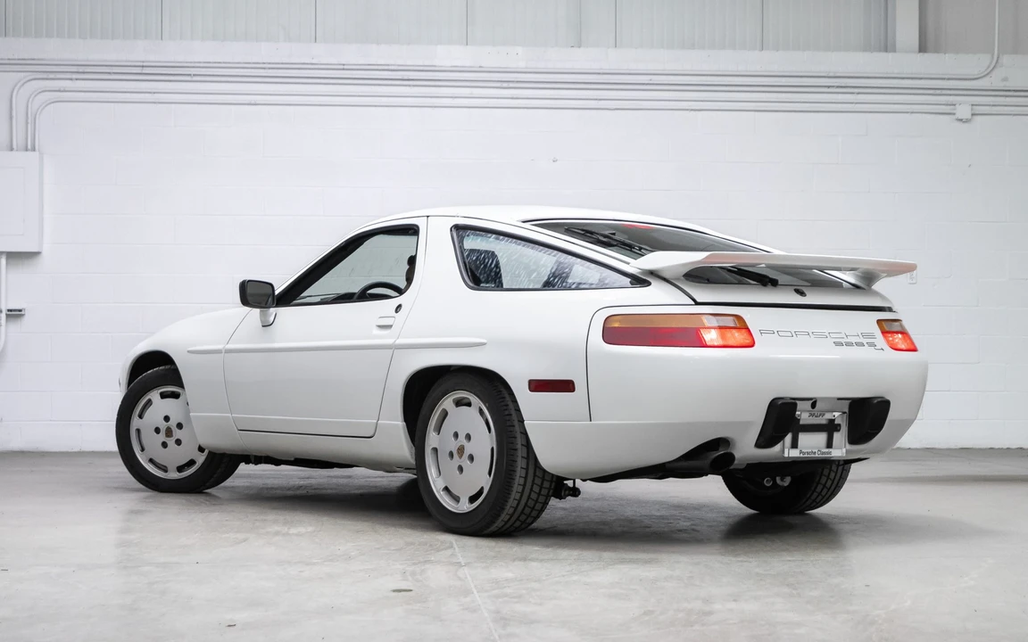 1988 Porsche 928 S4 - Image 10 of 31