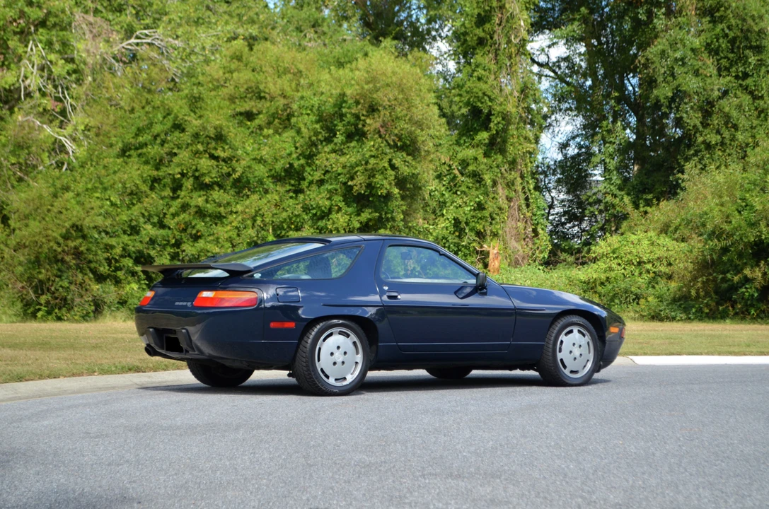 1988 Porsche 928 S4 - Image 14 of 31