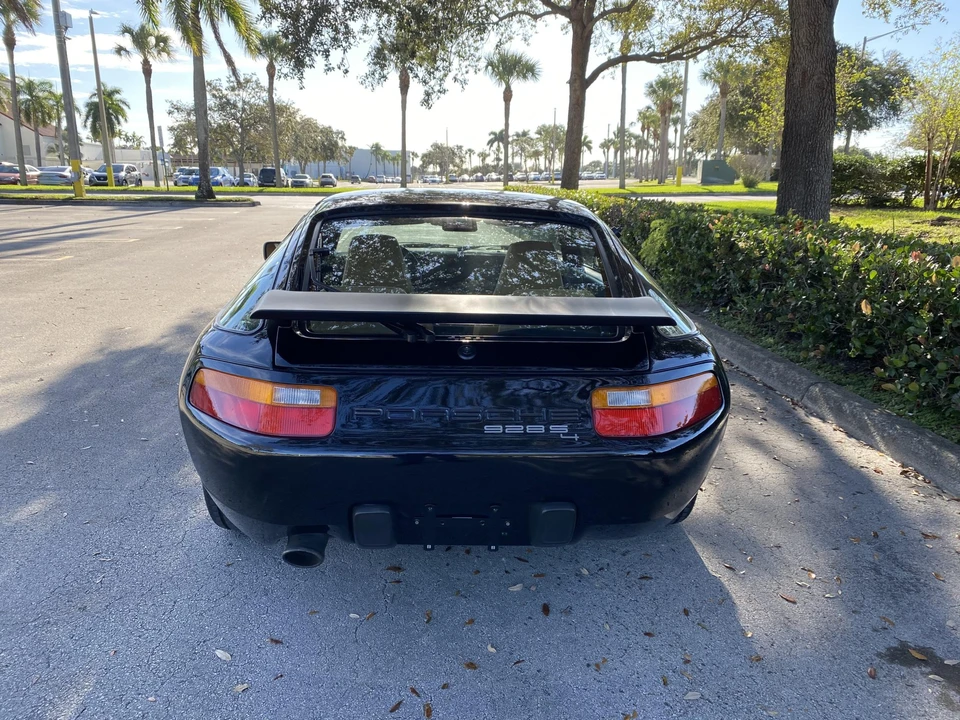 1988 Porsche 928 S4 - Image 16 of 31