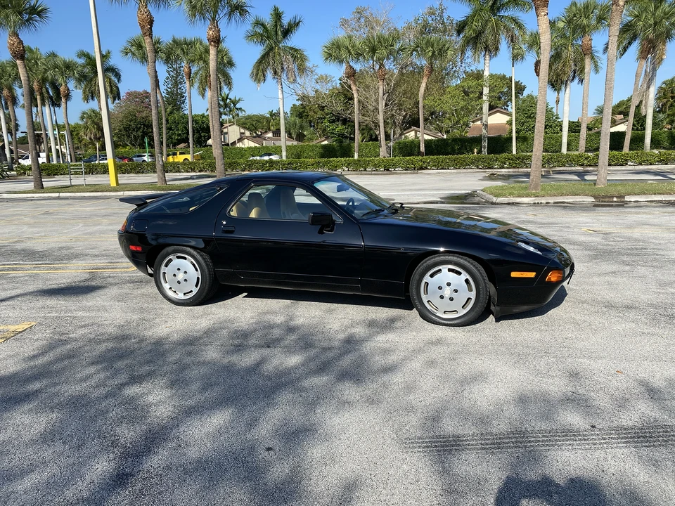 1988 Porsche 928 S4 - Image 9 of 31