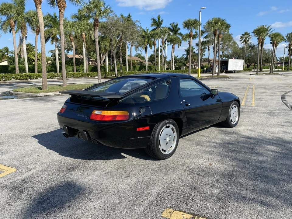 1988 Porsche 928 S4 - Image 10 of 31