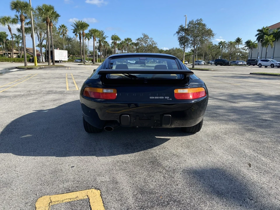 1988 Porsche 928 S4 - Image 11 of 31