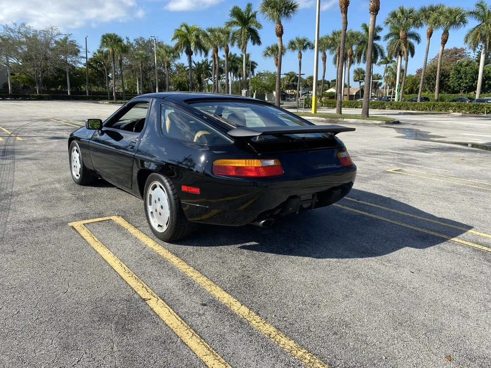 1988 Porsche 928 S4 - Image 12 of 31