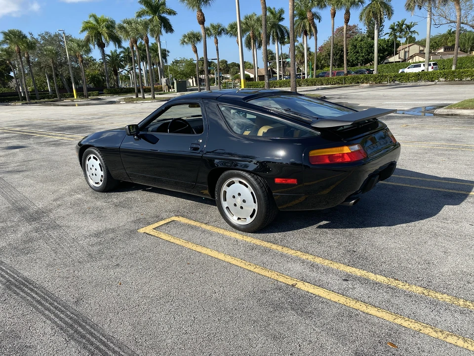 1988 Porsche 928 S4 - Image 13 of 31