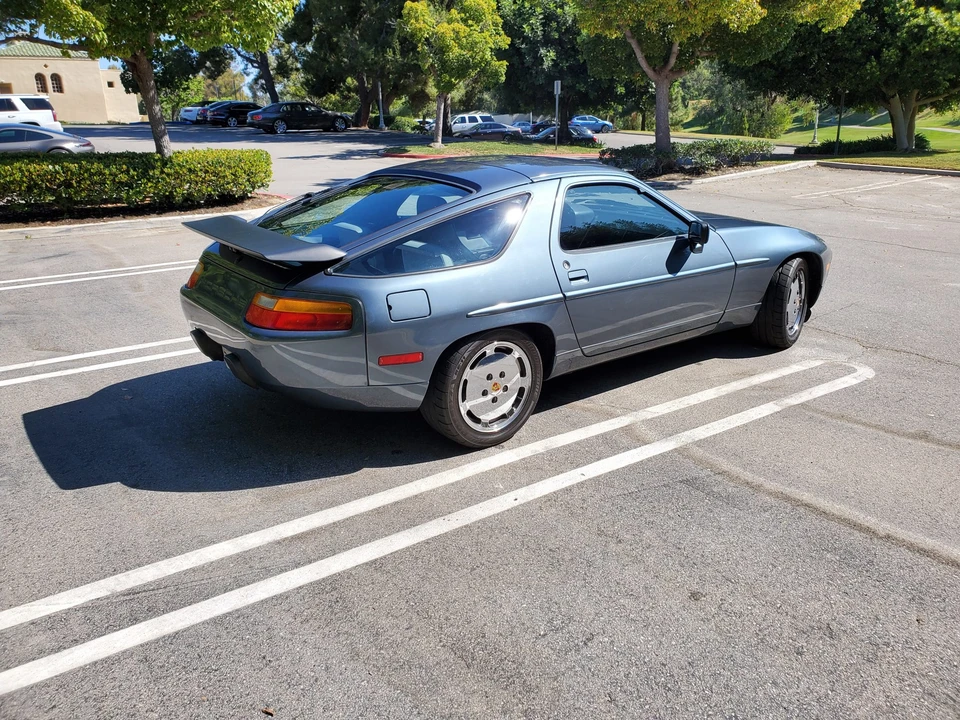 1988 Porsche 928 S4 - Image 12 of 31