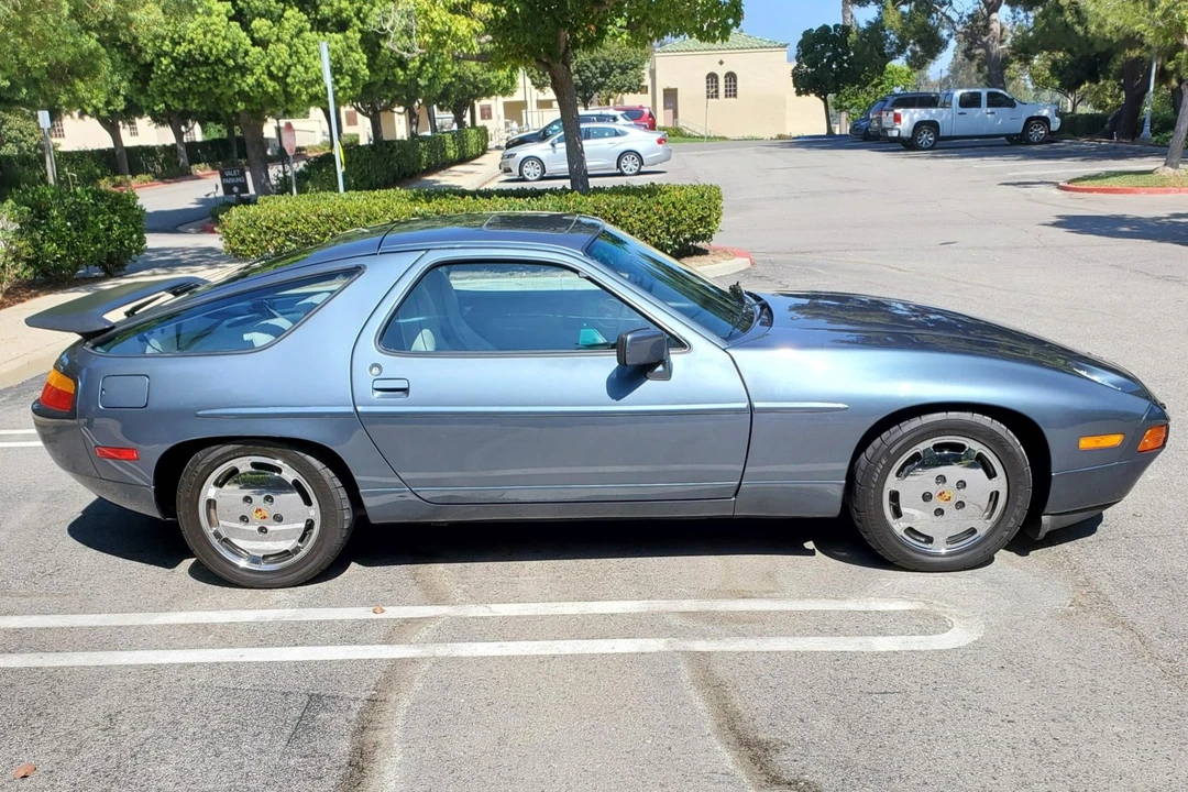 1988 Porsche 928 S4 - Image 10 of 31