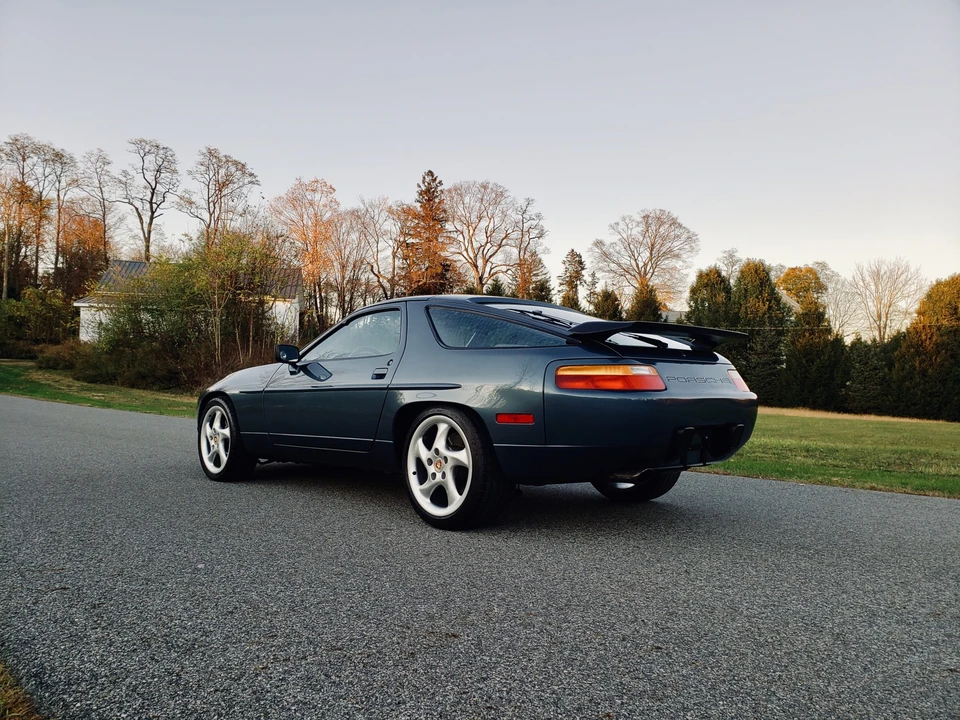 1988 Porsche 928 S4 - Image 12 of 31