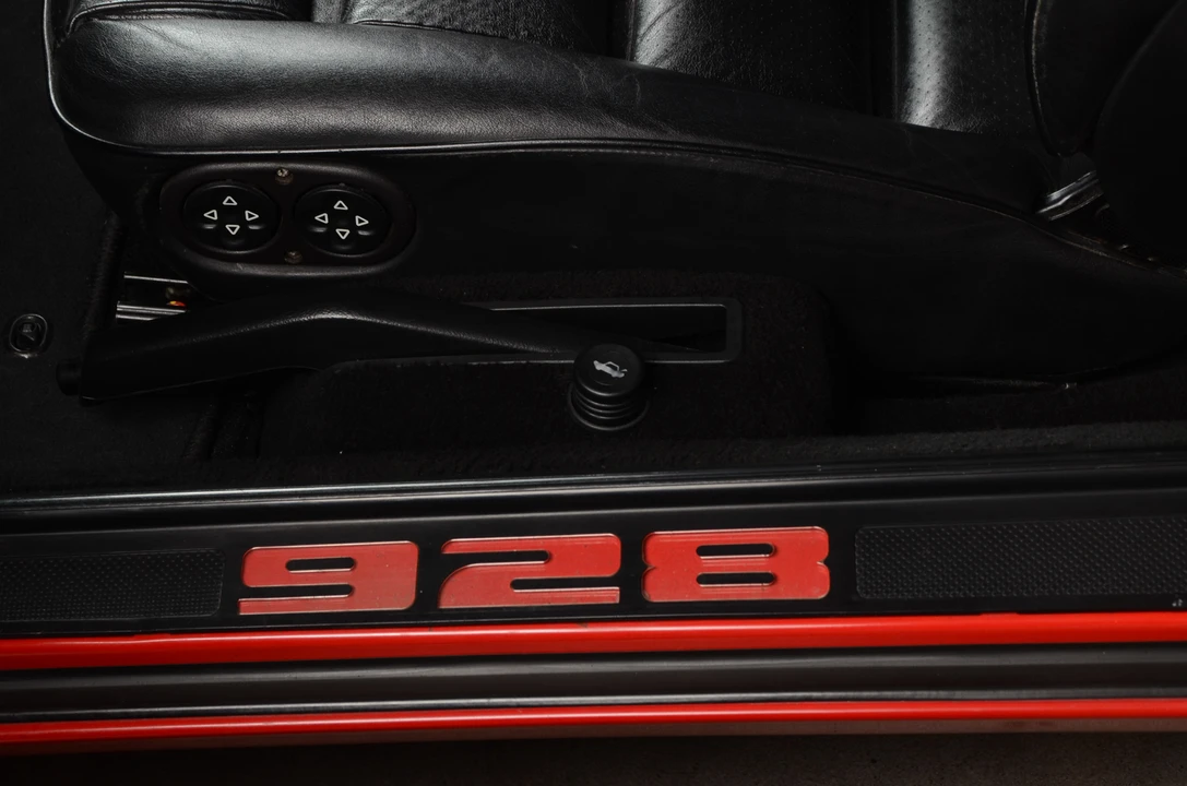 1988 Porsche 928 S4 - Image 16 of 31