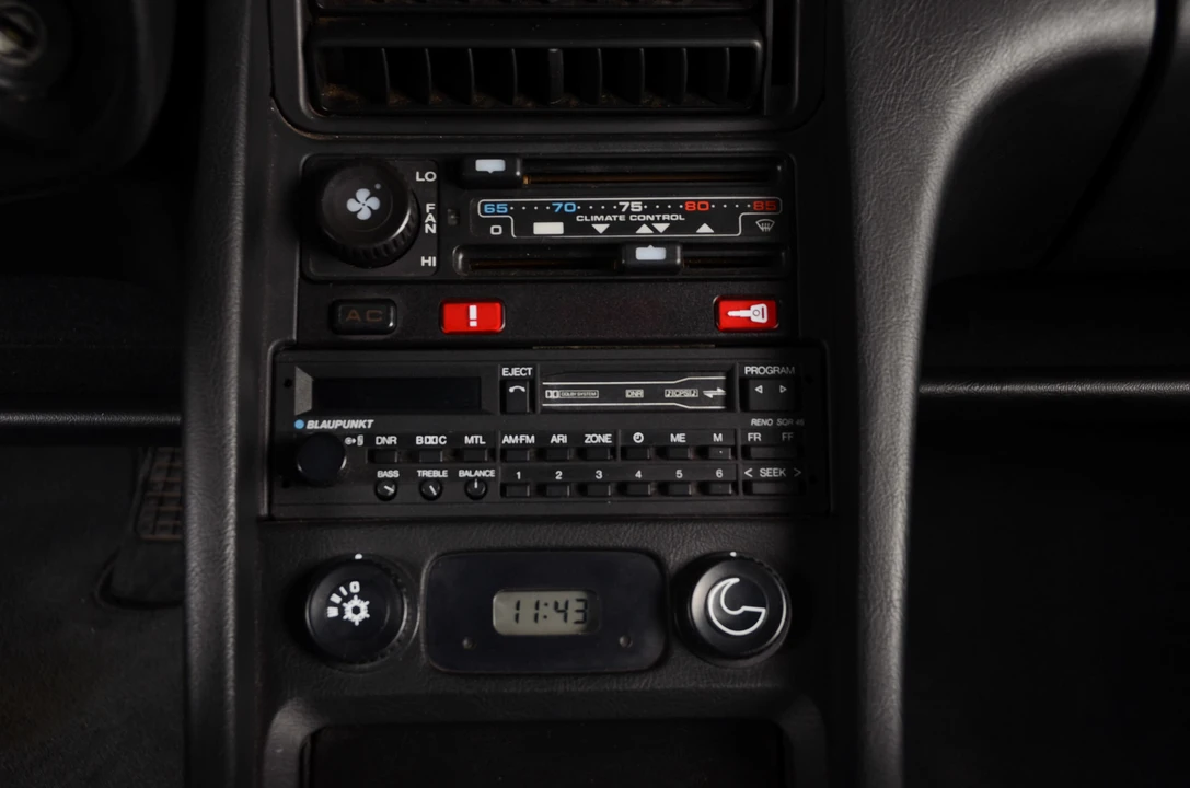1988 Porsche 928 S4 - Image 24 of 31