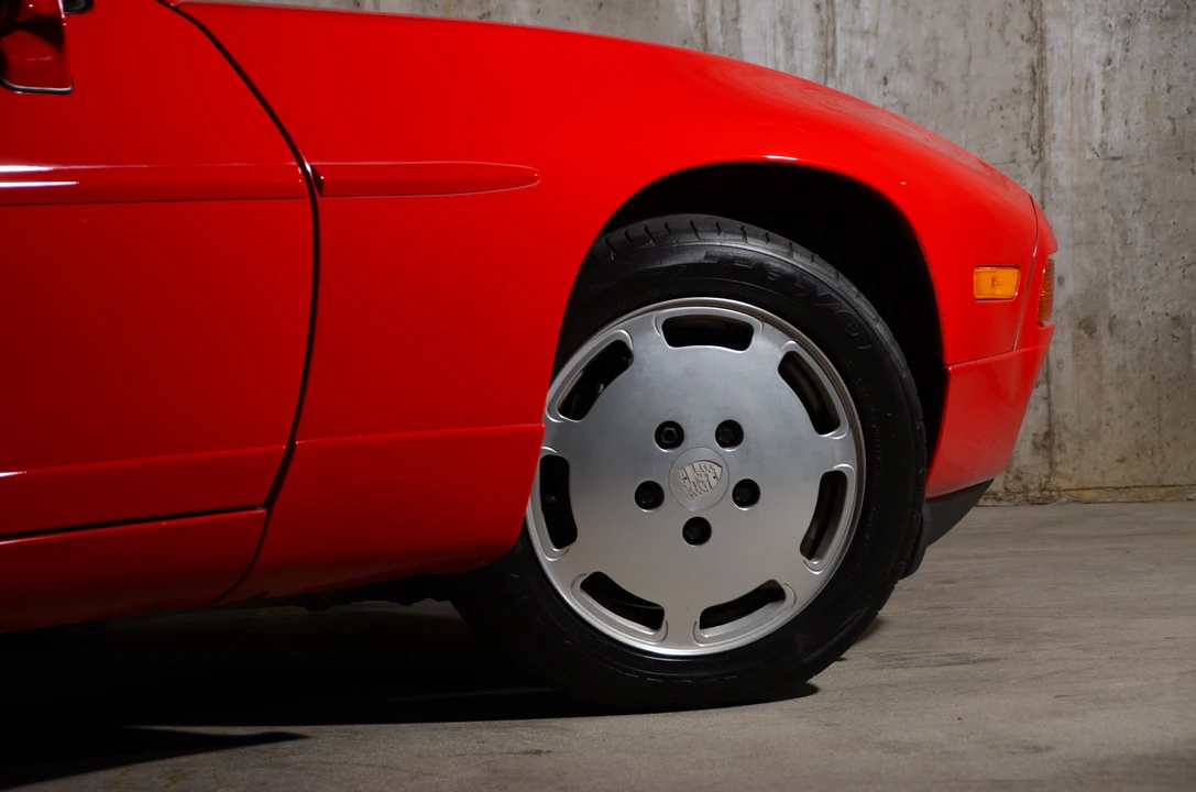 1988 Porsche 928 S4 - Image 14 of 31