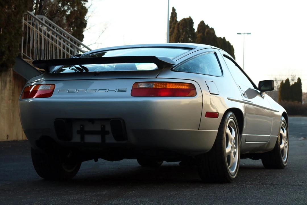 1988 Porsche 928 S4 - Image 9 of 31