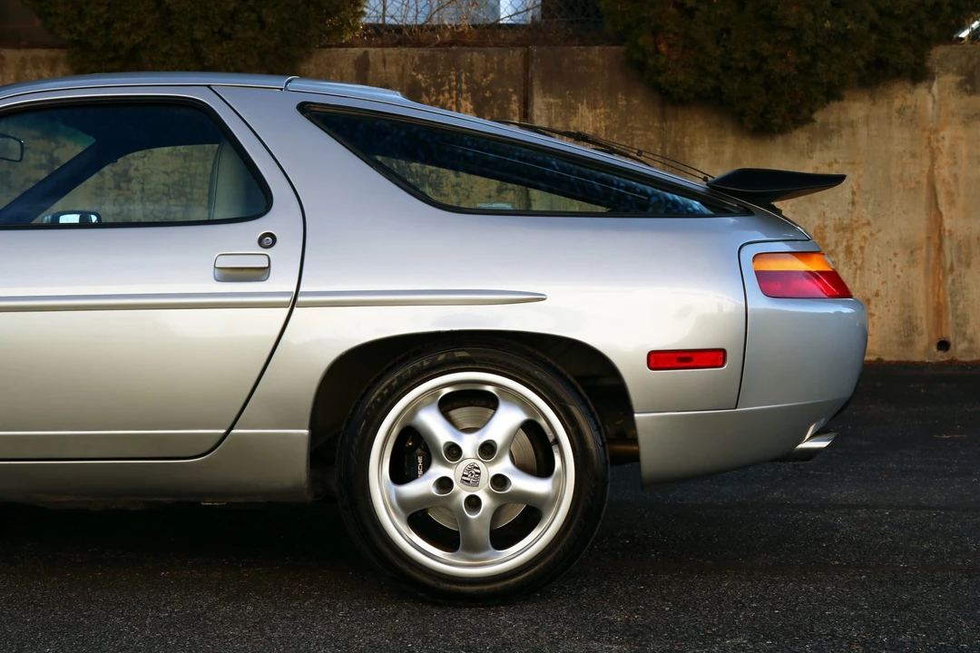 1988 Porsche 928 S4 - Image 24 of 31