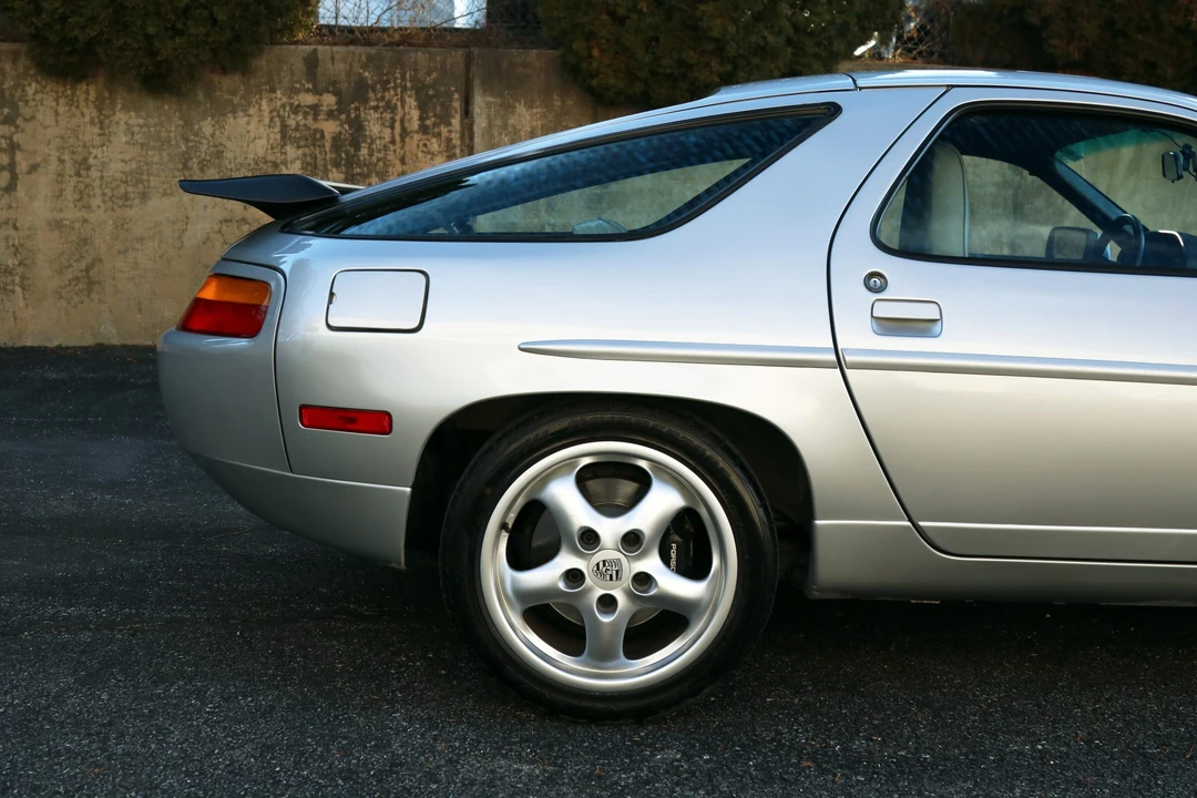 1988 Porsche 928 S4 - Image 25 of 31