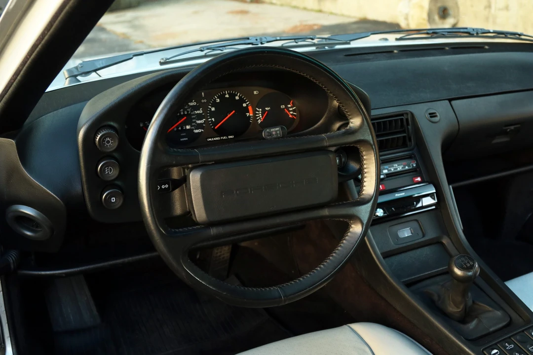 1988 Porsche 928 S4 - Image 28 of 31