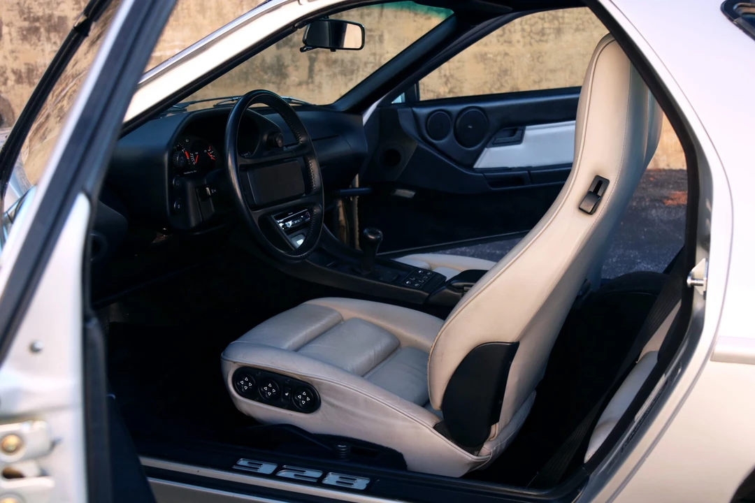 1988 Porsche 928 S4 - Image 27 of 31