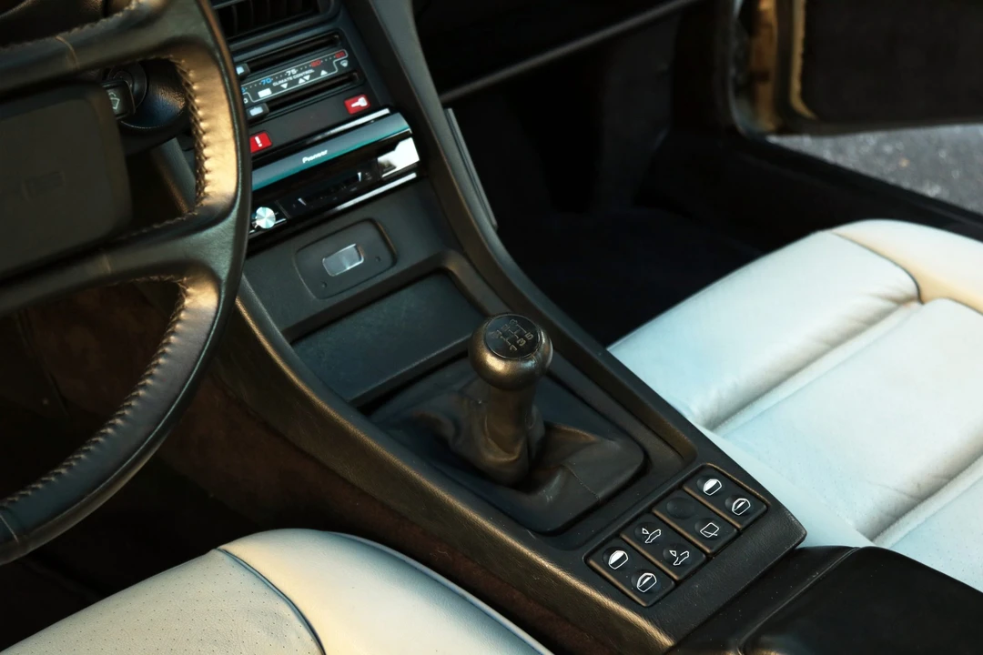 1988 Porsche 928 S4 - Image 30 of 31
