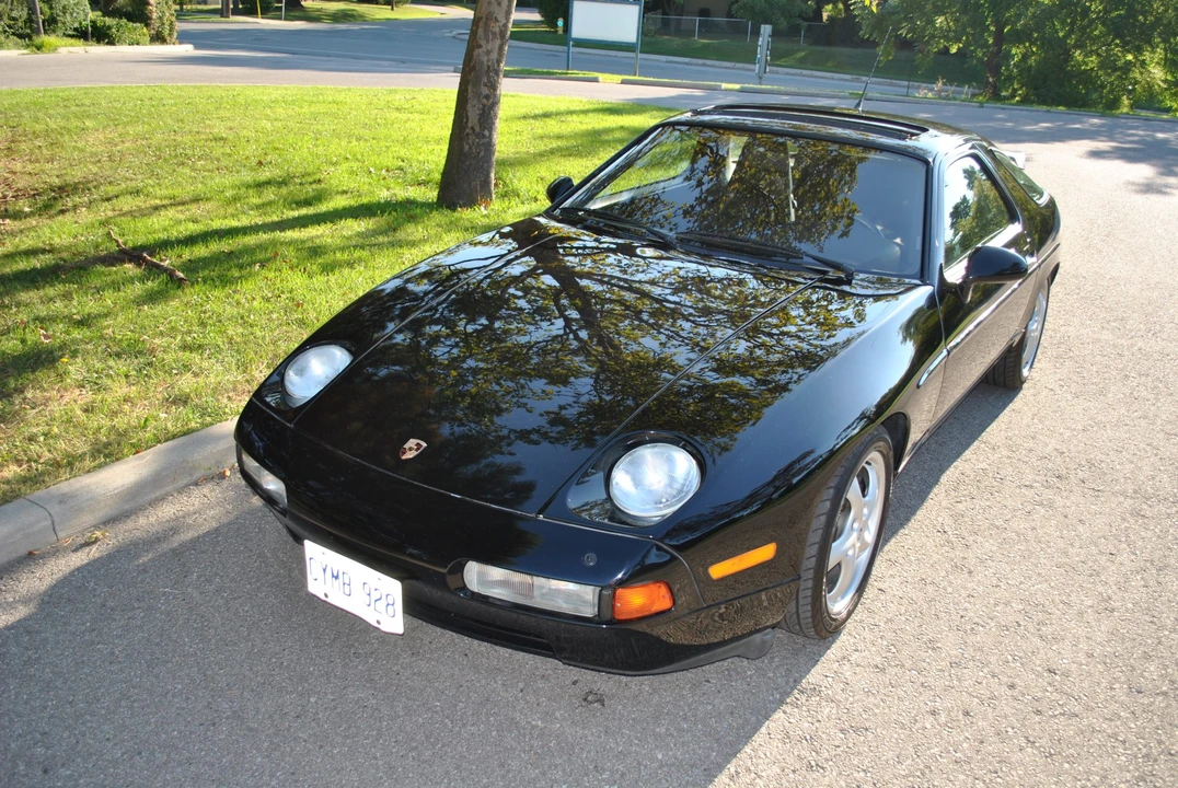 1988 Porsche 928 S4 - Image 8 of 31