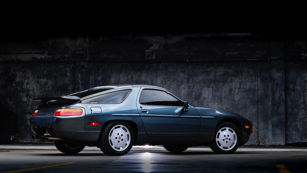 1988 Porsche 928 S4 - Image 13 of 31