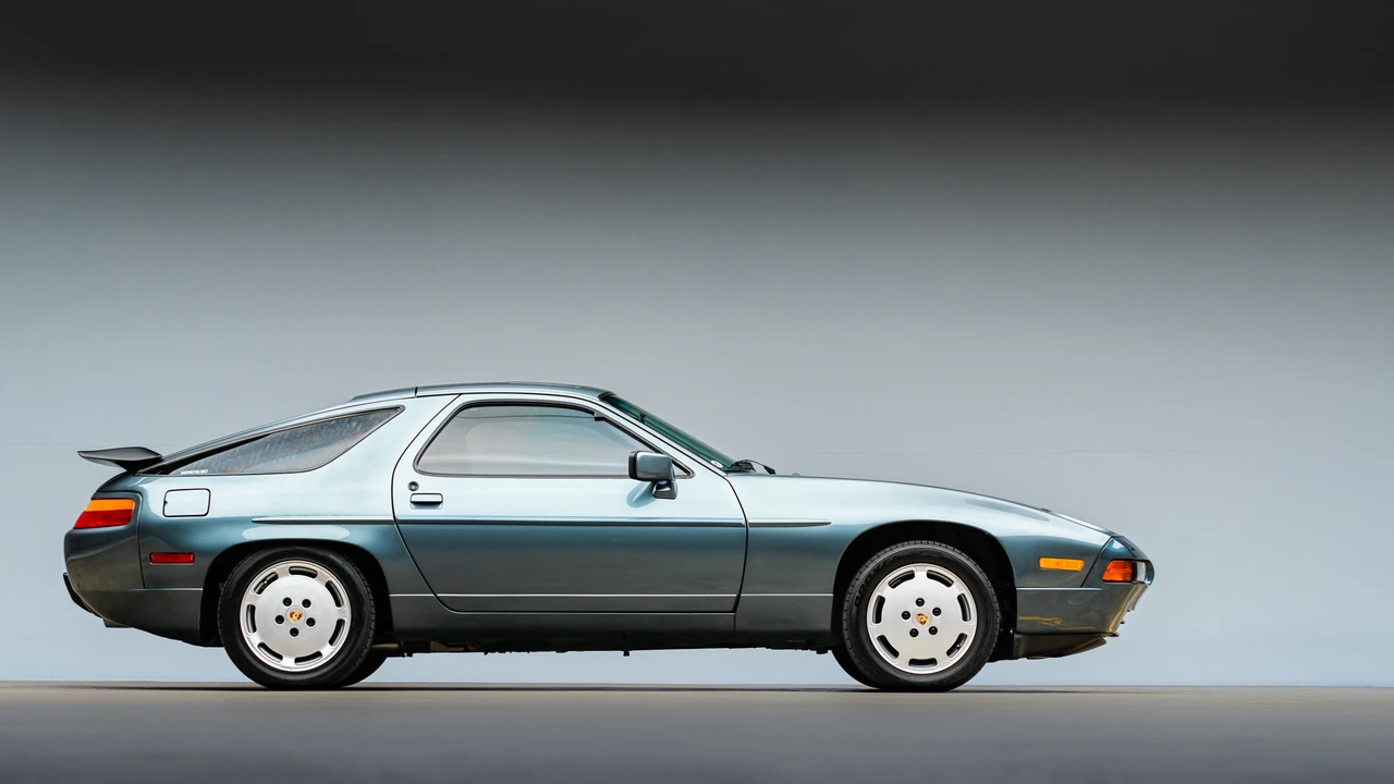 1988 Porsche 928 S4 - Image 17 of 31