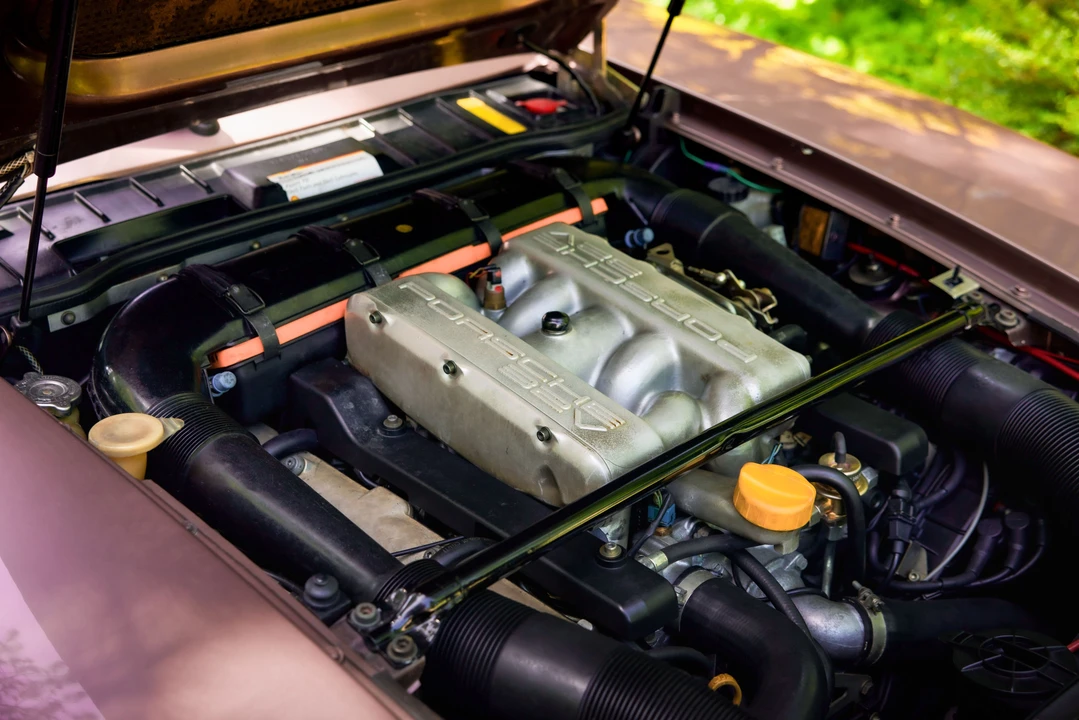 1988 Porsche 928 S4 - Image 9 of 26