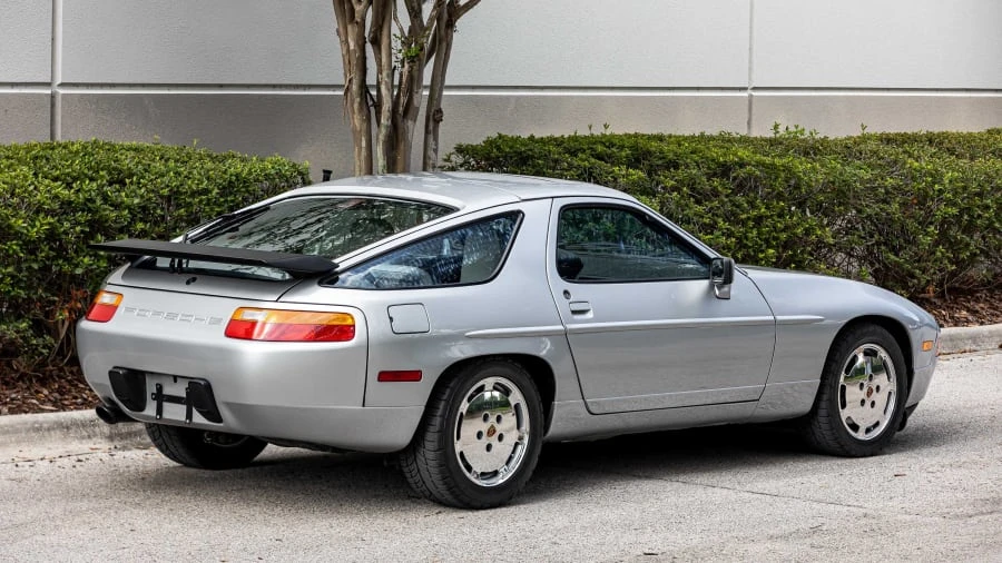 1988 Porsche 928 S4 - Image 14 of 31
