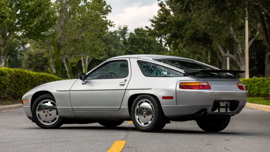 1988 Porsche 928 S4 - Image 8 of 31