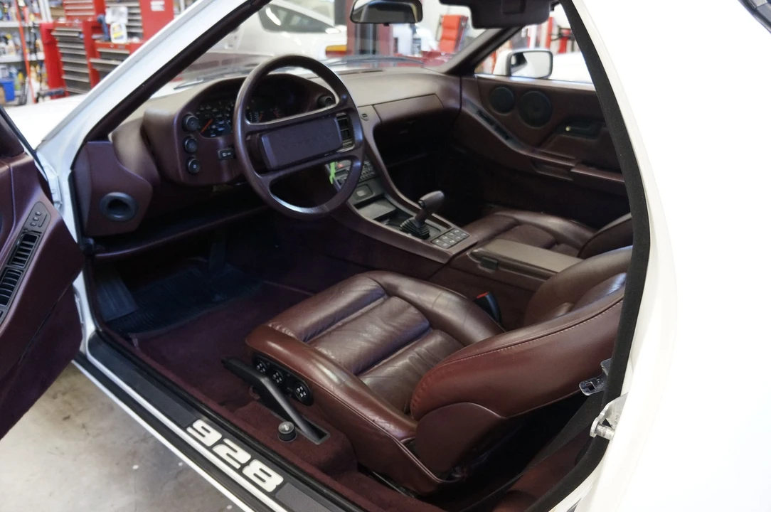 1988 Porsche 928 S4 - Image 6 of 10