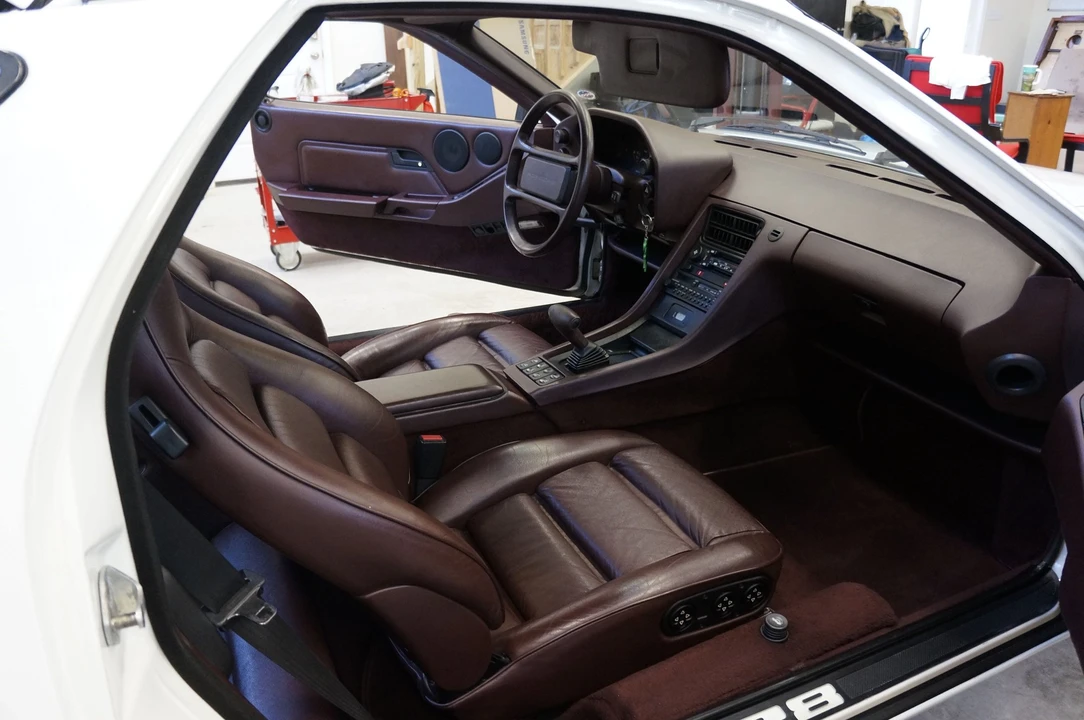 1988 Porsche 928 S4 - Image 7 of 10