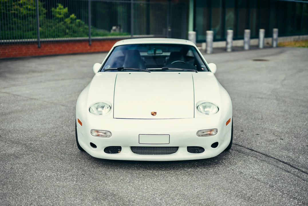 1988 Porsche 928 S4 - Image 2 of 31