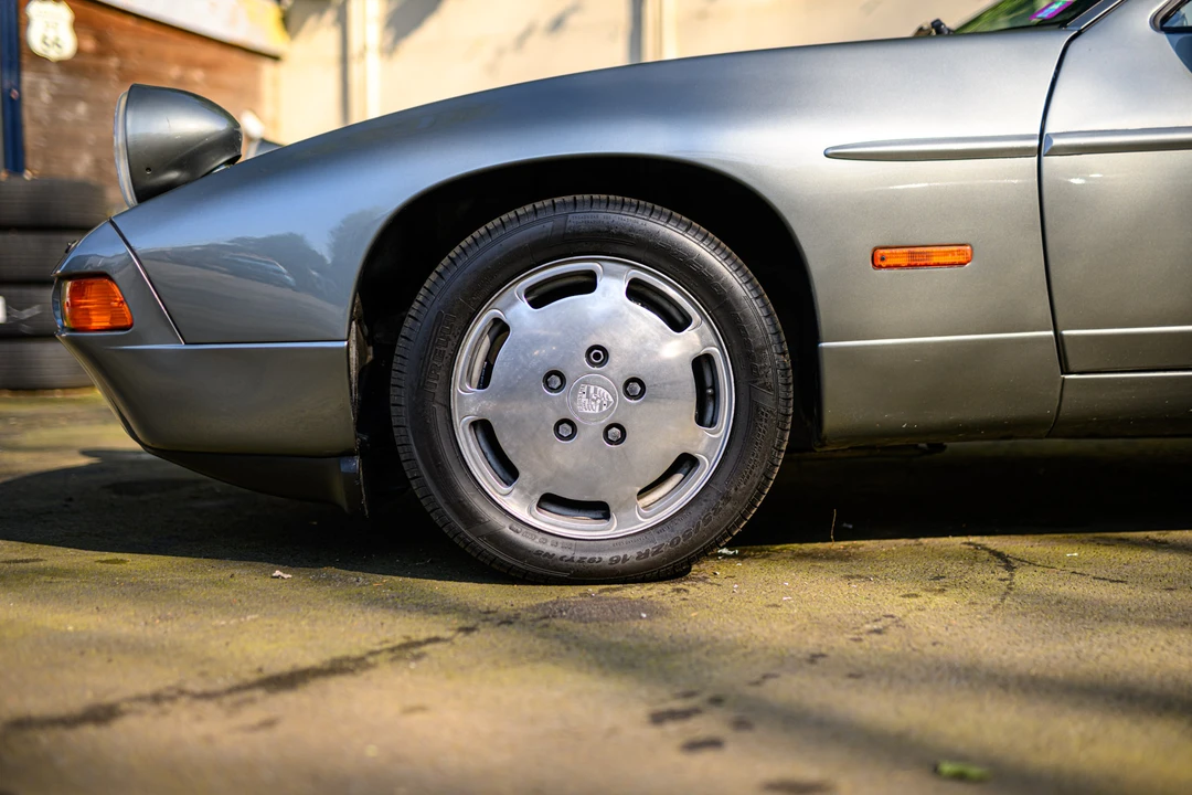 1988 Porsche 928 S4 - Image 29 of 31