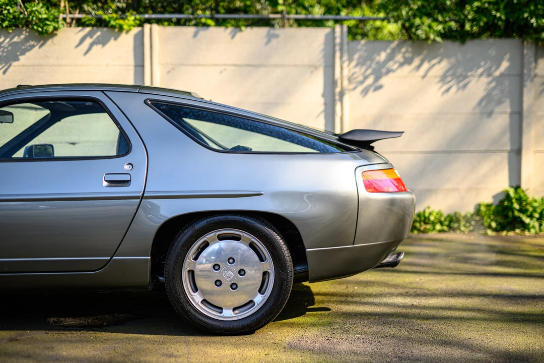 1988 Porsche 928 S4 - Image 24 of 31