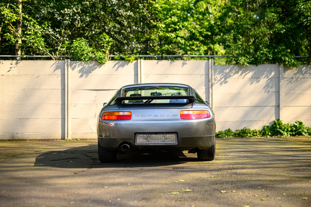 1988 Porsche 928 S4 - Image 5 of 31