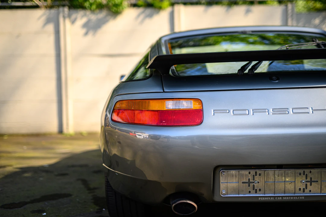 1988 Porsche 928 S4 - Image 12 of 31