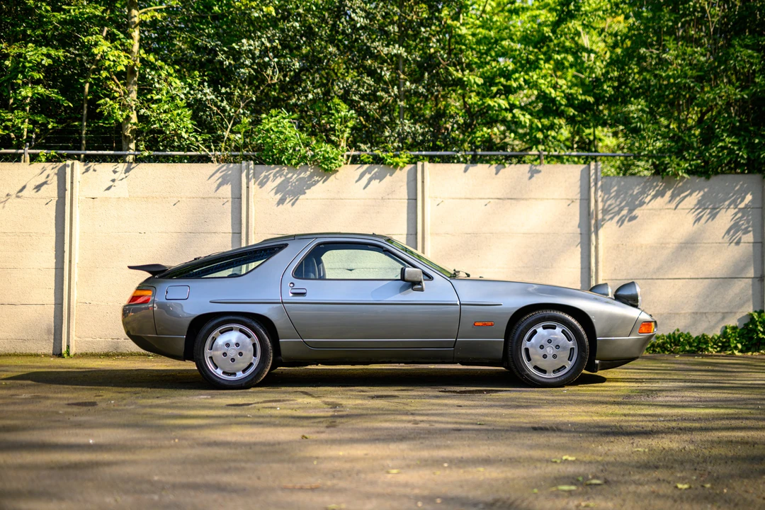 1988 Porsche 928 S4 - Image 7 of 31