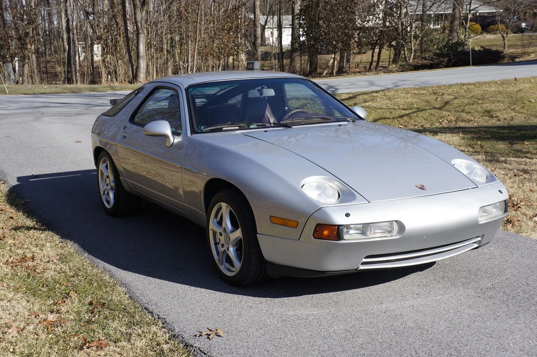 1988 Porsche 928 S4 - Image 2 of 10