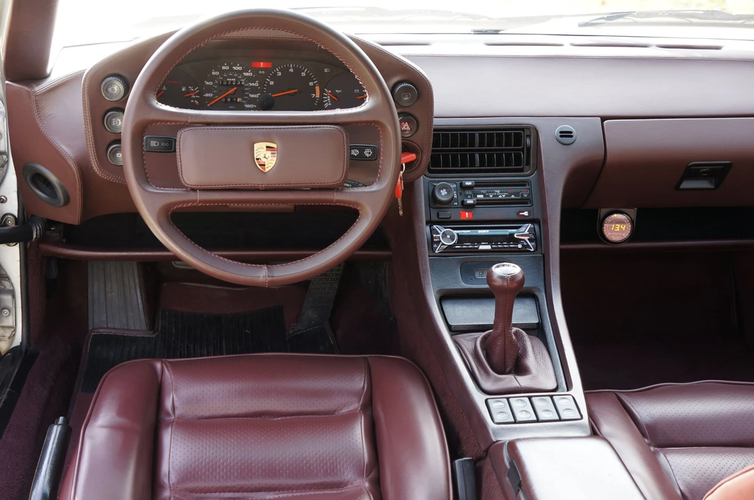 1988 Porsche 928 S4 - Image 5 of 10