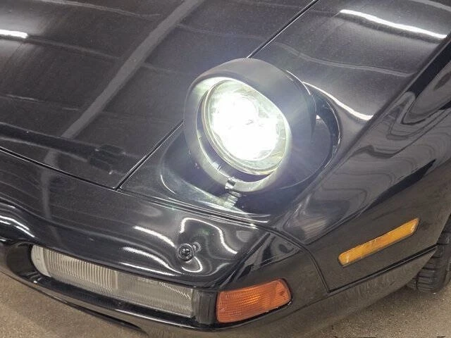1988 Porsche 928 S4 - Image 8 of 17
