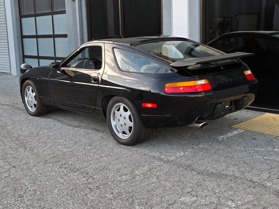 1988 Porsche 928 S4 - Image 2 of 19