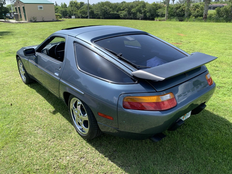 1988 Porsche 928 S4 - Image 8 of 31