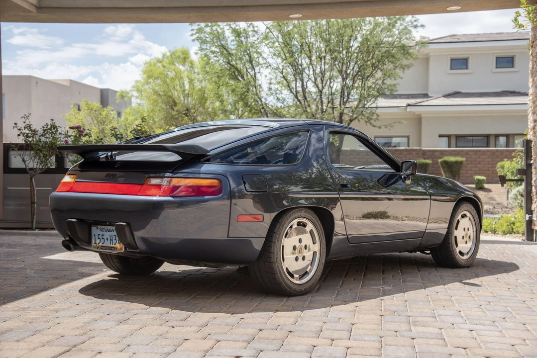 1988 Porsche 928 S4 - Image 7 of 31
