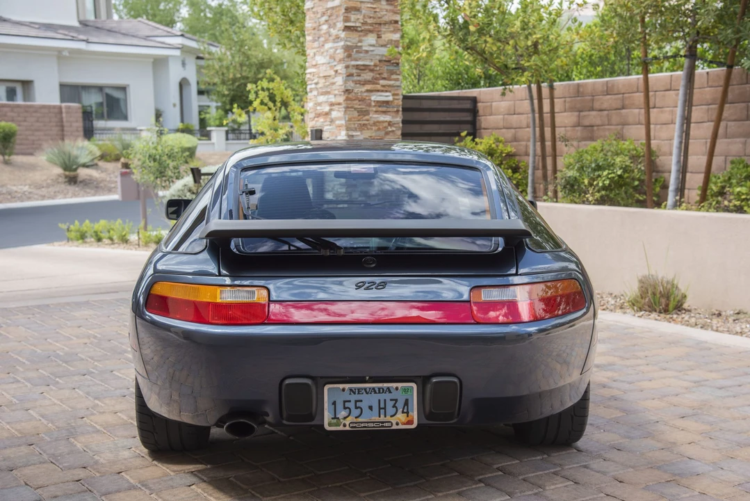 1988 Porsche 928 S4 - Image 6 of 31