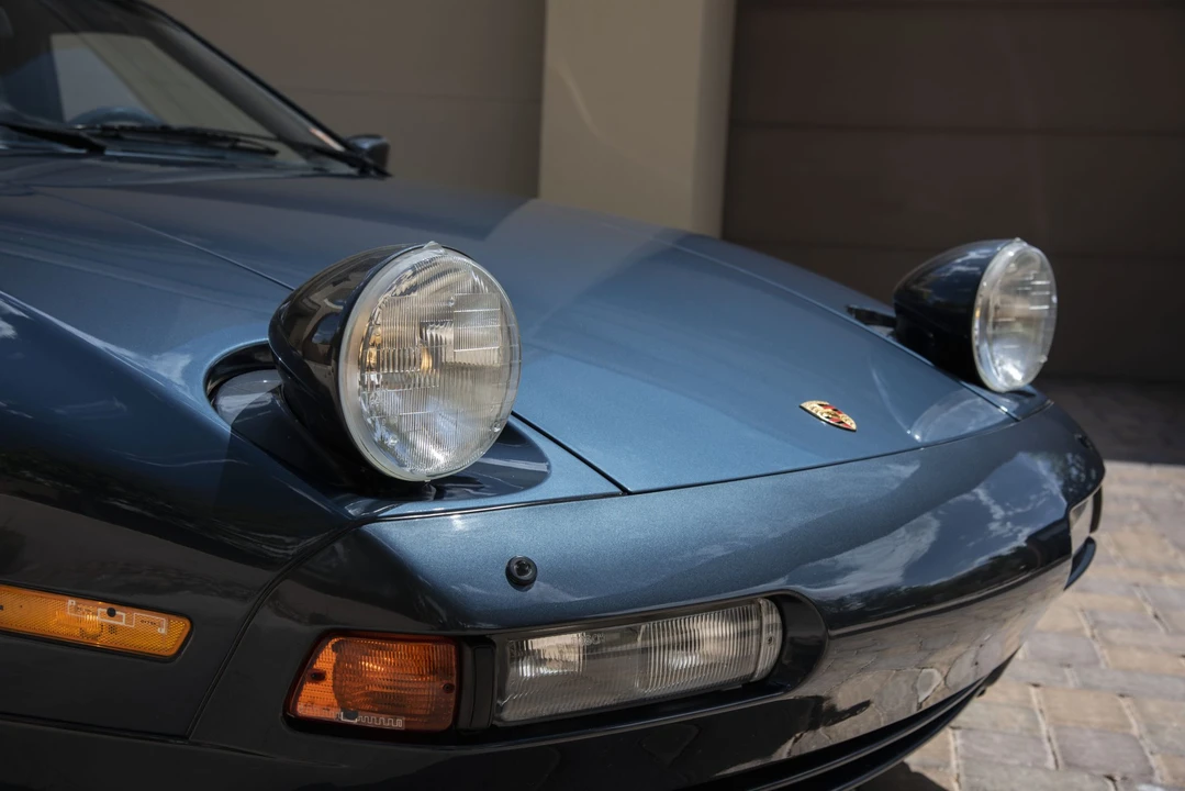 1988 Porsche 928 S4 - Image 12 of 31