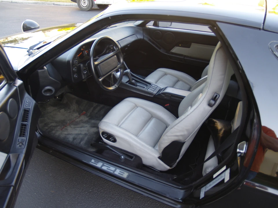 1988 Porsche 928 S4 - Image 24 of 31