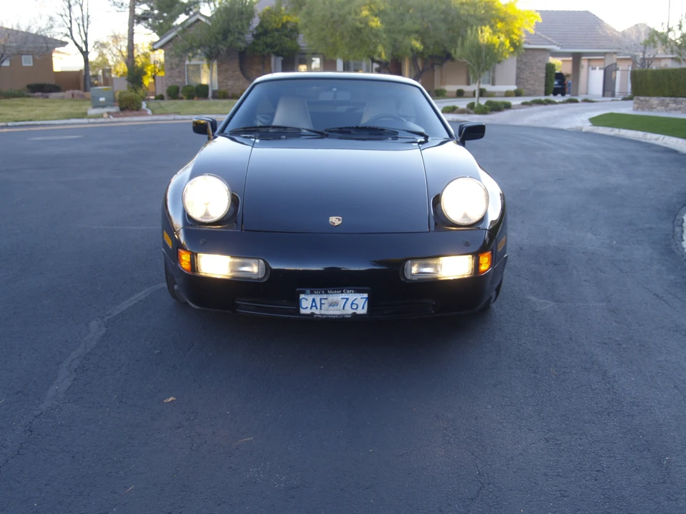 1988 Porsche 928 S4 - Image 12 of 31