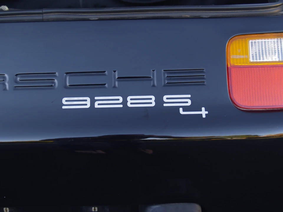 1988 Porsche 928 S4 - Image 15 of 31