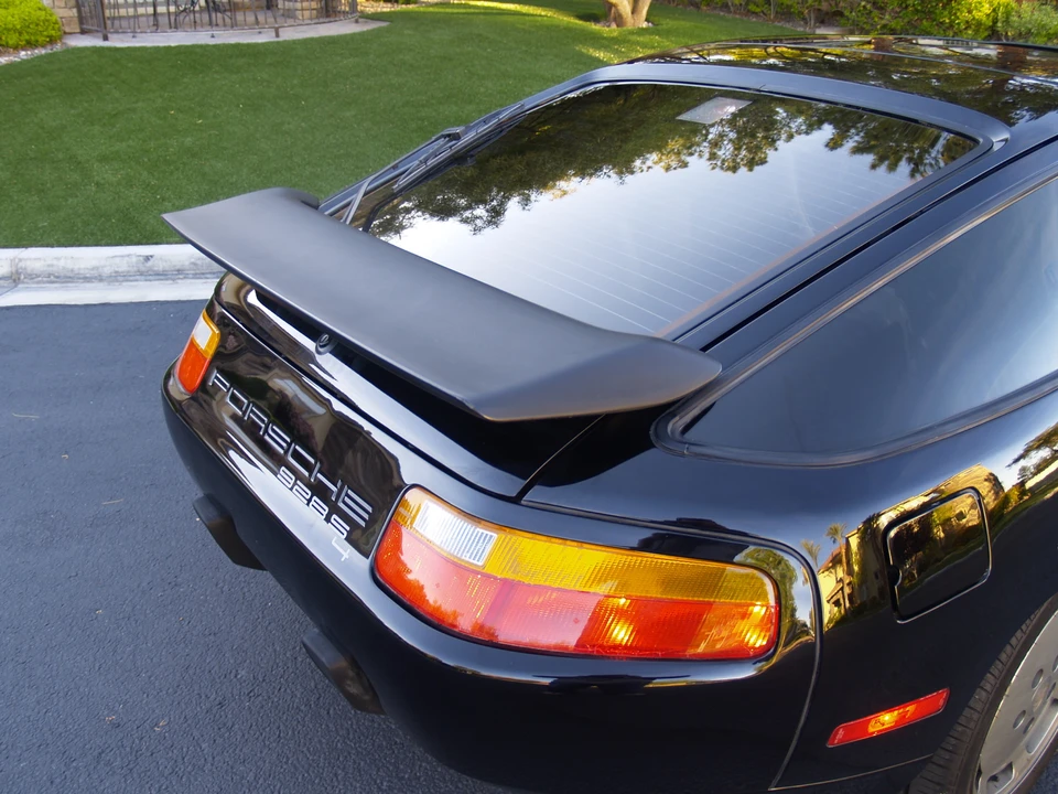 1988 Porsche 928 S4 - Image 14 of 31