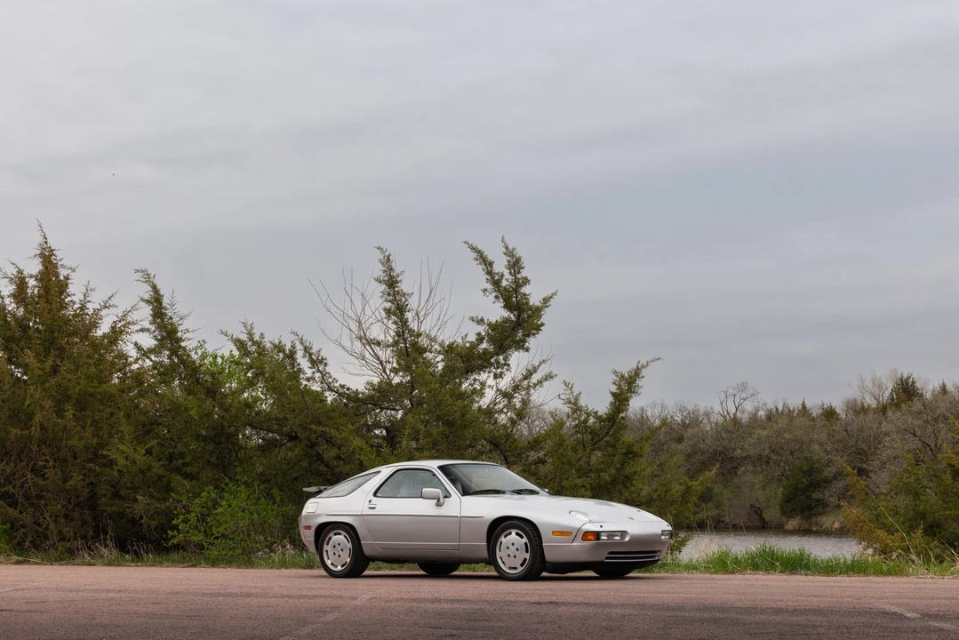 1988 Porsche 928 S4 - Image 13 of 31